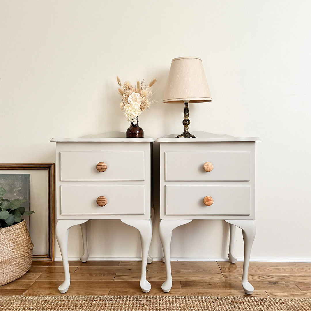 A pair of Bedside tables – J&Furniture